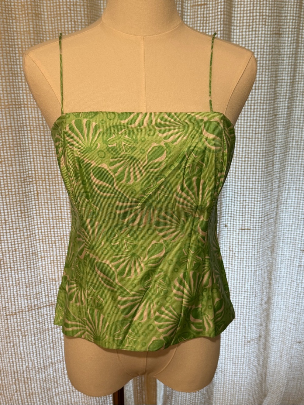 Vineyard Vines Green 100% silk Shell-Print Spaghetti Strap/or strapless top. NWT